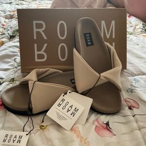 ROAM sandals